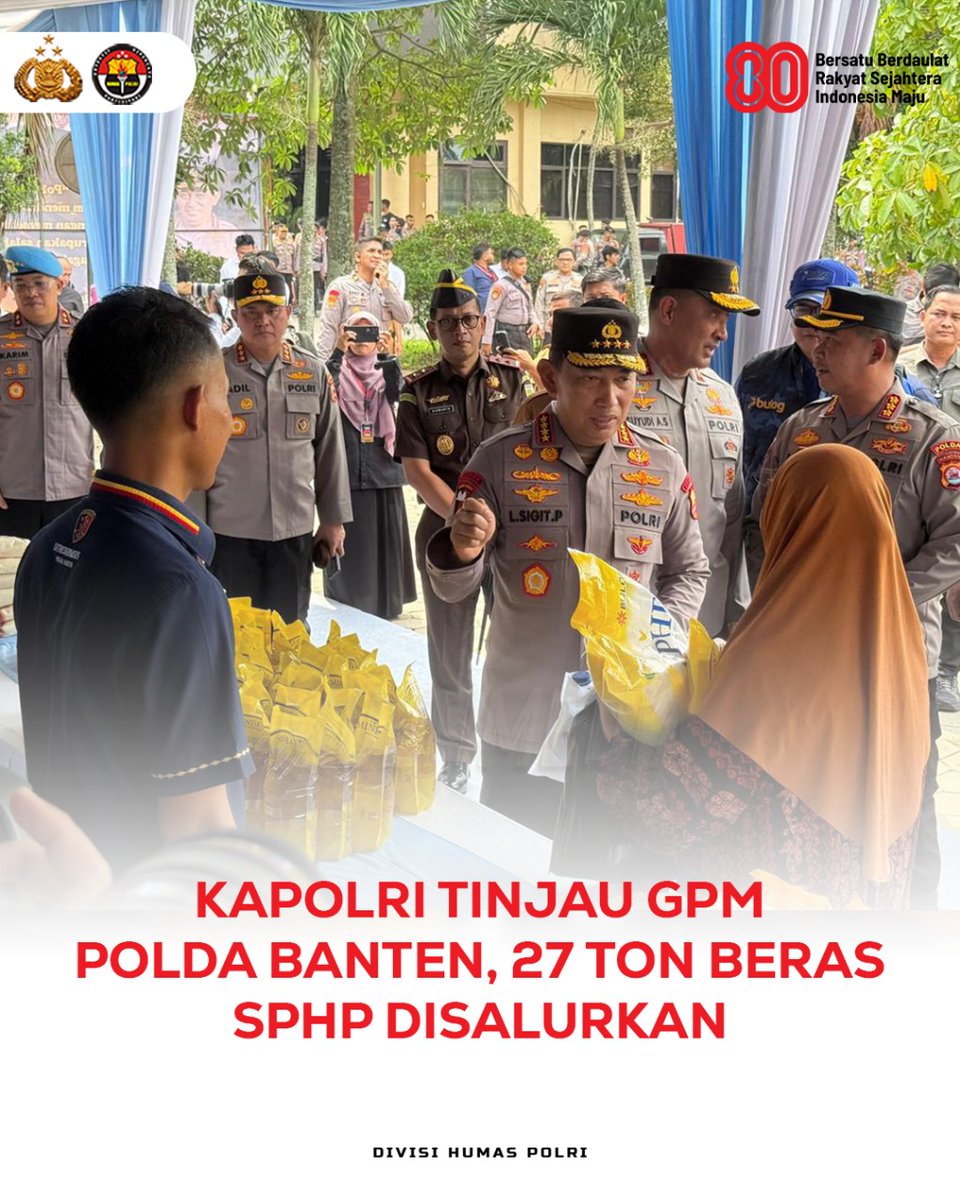 baktiprawira4's tweet photo. Kapolri Jenderal Polisi Drs. Listyo Sigit Prabowo, https://t.co/5lc2ZaIS2p., meninjau pelaksanaan Gerakan Pangan Murah (GPM) di halaman Mapolda Banten, Selasa (12/8).  #IndonesiaMandiriPangan https://t.co/1Y413rLY8O