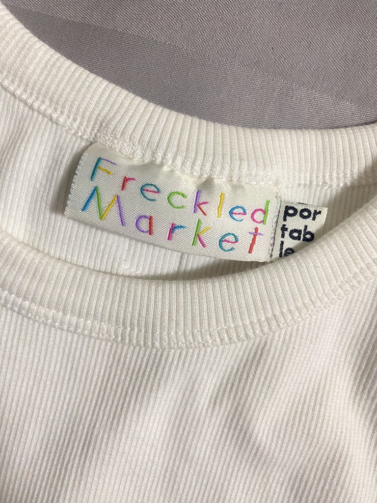 lalita12348's tweet photo. Tank top freckled market sz s อก 32 ใหม่มาก ผ้าหนา 200รสจาก 590 #malimay #stylistshop #cintageshop #เสื้อมือสองสภาพดี #ส่งต่อเสื้อผ้า #howtobeperfect #ส่งต่อกระเป๋า #ส่งต่อรองเท้า #ส่งต่อคสอ #ส่งต่อสกินแคร์ #ส่งต่อน้ำหอม #โล๊ะตู้ #ตลาดนัดnct https://t.co/o5Yl1grTWp