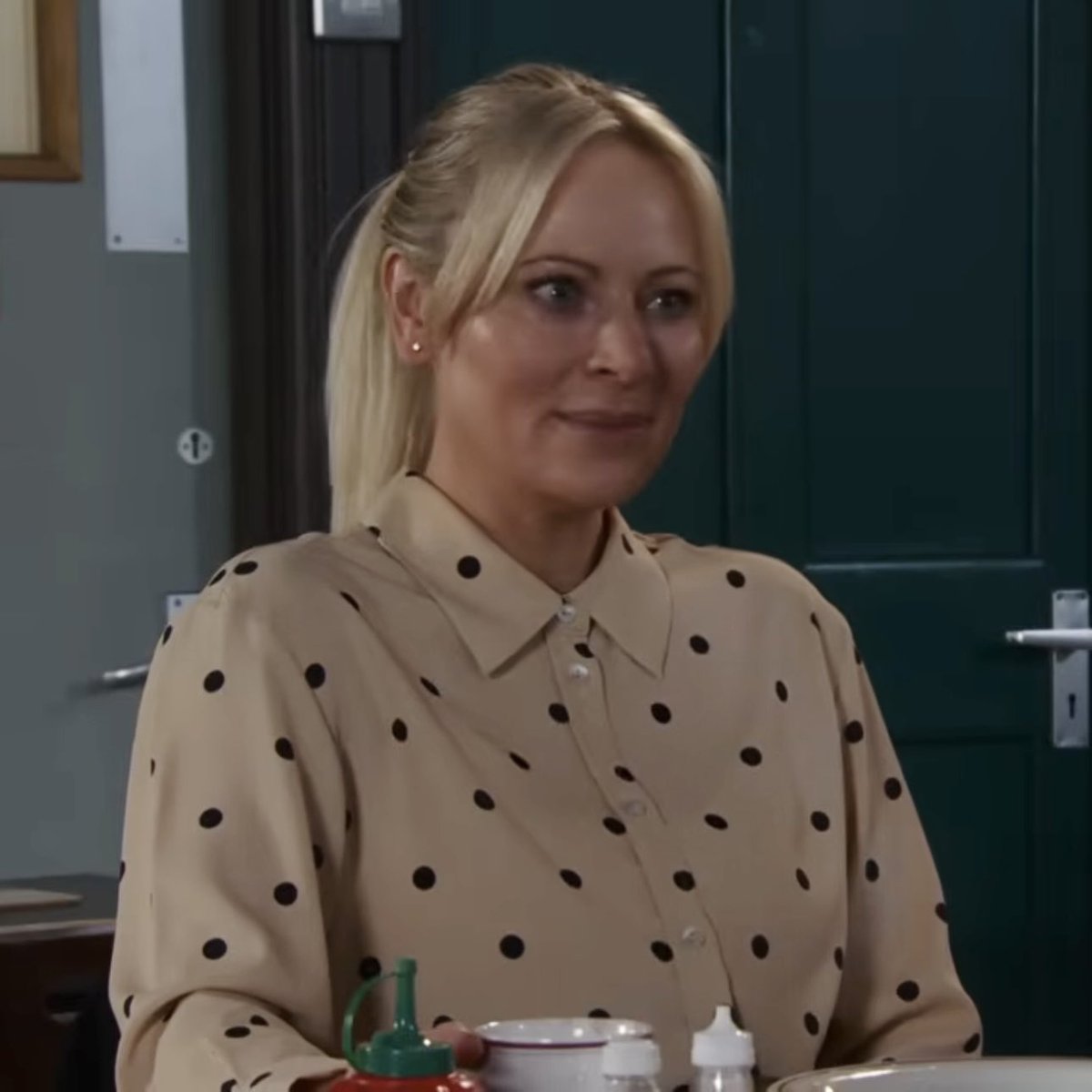 HER LITTLE BLOUSE 😭🥺

#corrie