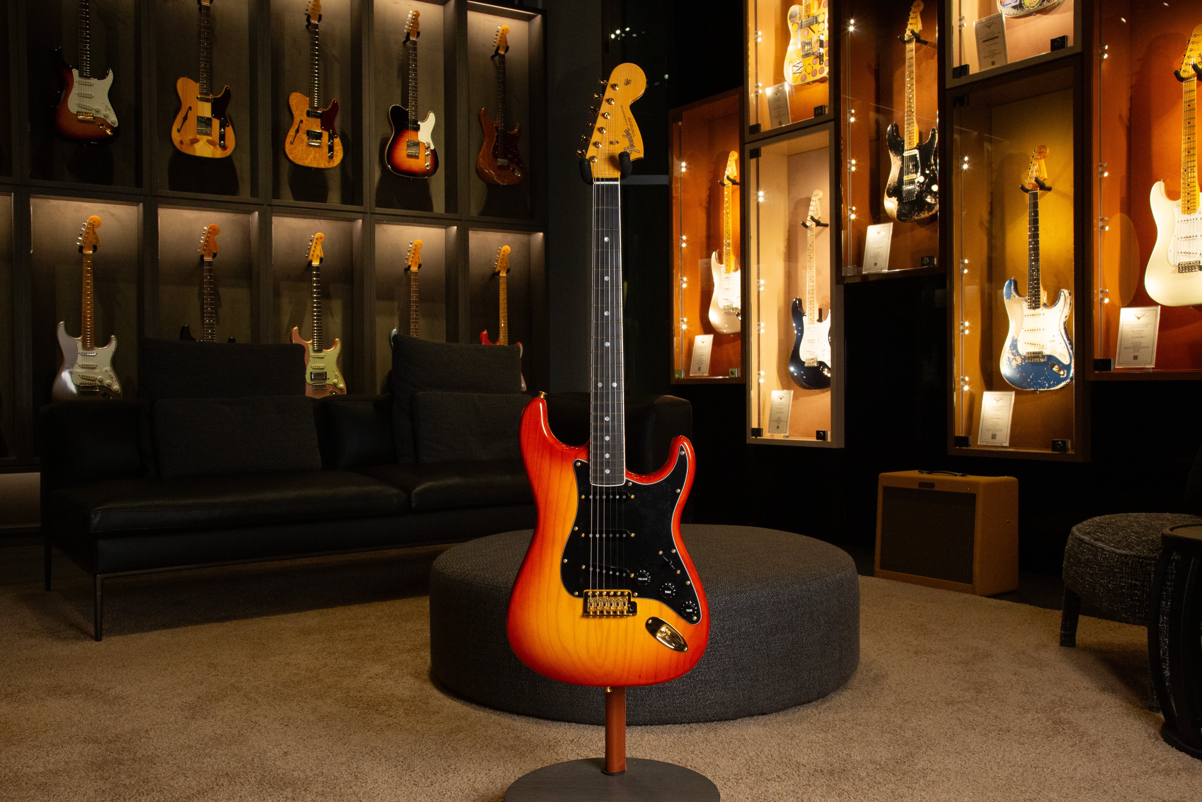 Fenderビルダーサインブックエンド テレキャスター実物ボディ同素材 おまけ付 Amazon.co.jp: Fender Deluxeシリーズ テレキャスター本体