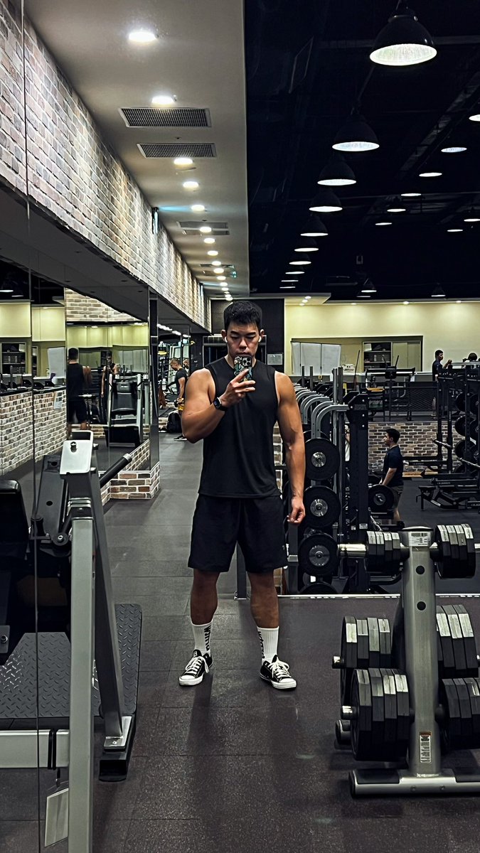 🥵好喜歡自己二頭上的血管