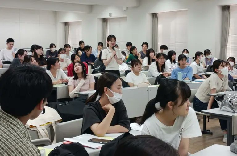 緩和ケア病棟での実習を経験した4回生とのディスカッション「終末期ケア論」
kio.ac.jp/information/20…
4回生の見学や実習での学びを共有することで、3回生も終末期看護について考えることができ、それぞれの看護観や死生観を深めるきっかけとなりました。
#畿央大学 #看護医療学科