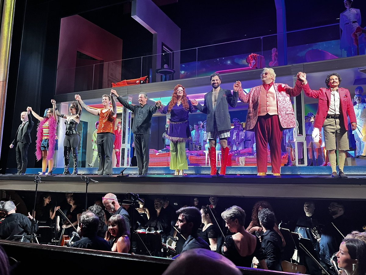 As I hoped, last night’s L’italiana in Algeri <a href="/Rof_Pesaro/">RossiniOperaFestival</a> was a lot of fun. A sort of S&amp;M take on the story, very funny, lots of gags. Excellent singing and Mustafà appears to have had a happy ending. 😉 A great way to end my visit!