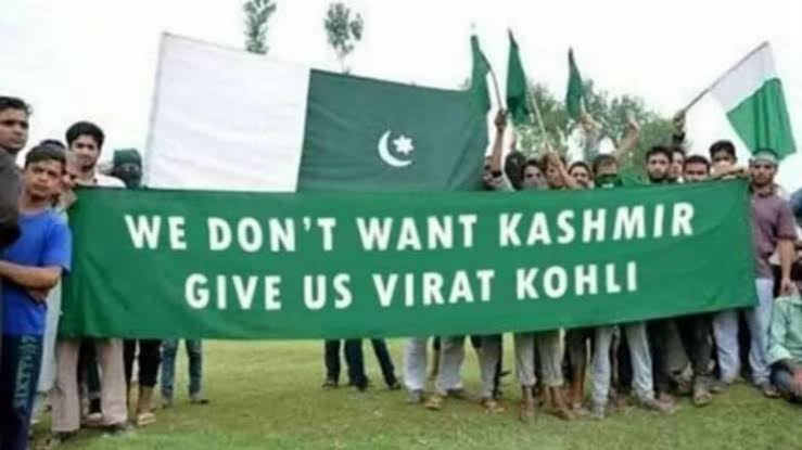 diptiman_6450's tweet image. Pakistani fans After #BabarAzam performance in 72 Innings 😀🤣