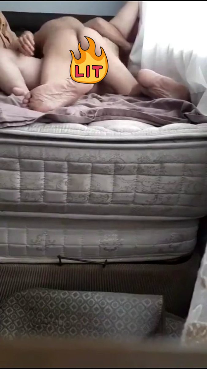 Takipcimin 39 yasindaki karisini g.iz.li sekilde seks yaparken cekmis sizlere sunuyor sert yorumlarinizi bekliyor