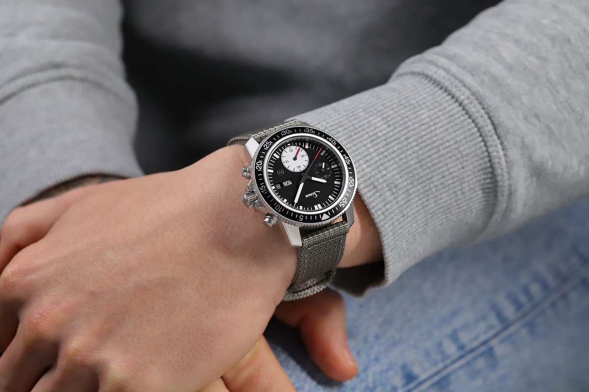 Sinn_FFM's tweet photo. 613 St – the diving chronograph with a 60-minute stopwatch display.

Discover the 613 St:
https://t.co/PAqKFGErX4 https://t.co/uGgN8JvhfT