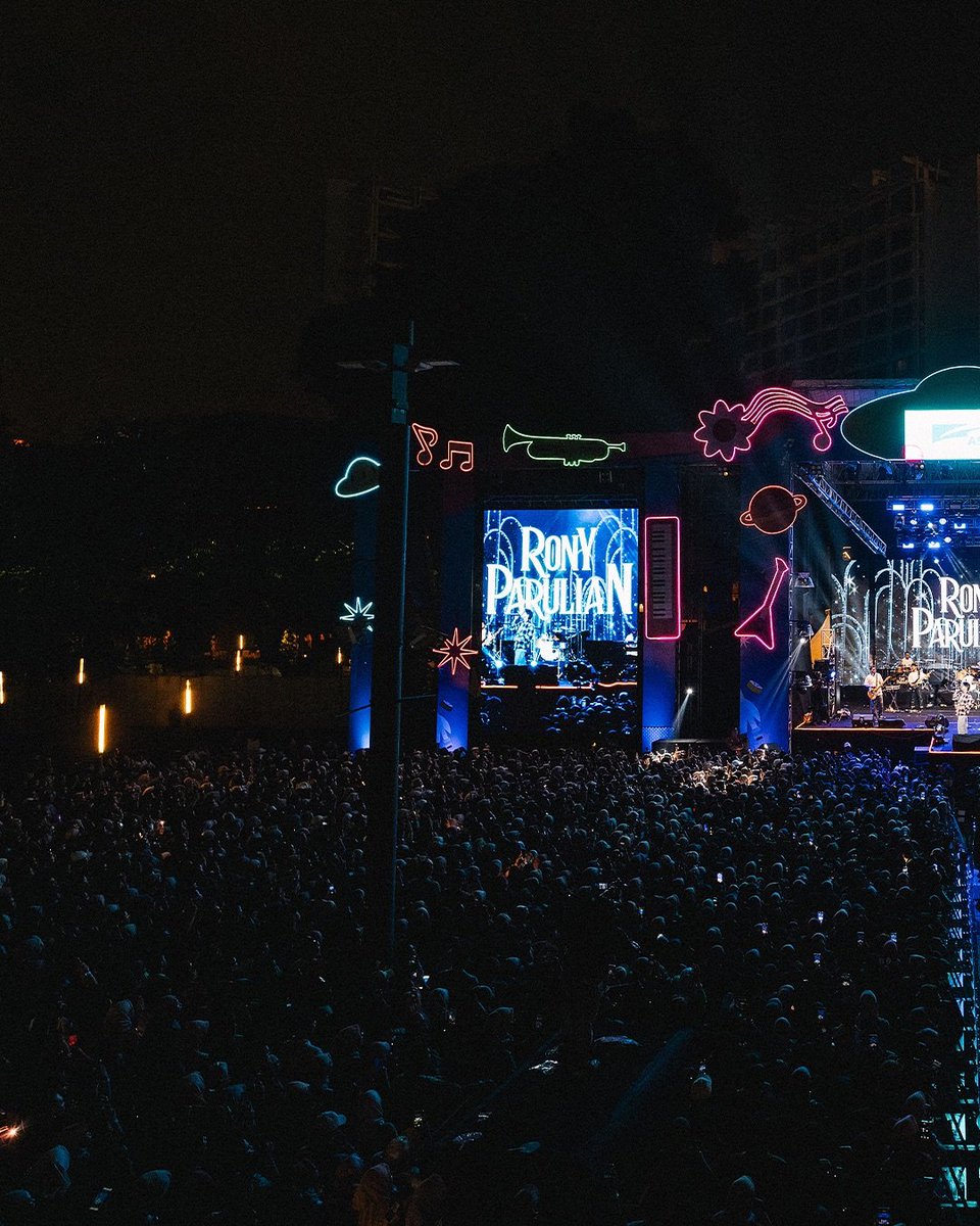 cheriesslv's tweet photo. rony's crowd✨🥺 https://t.co/ugIHOQI8zk
