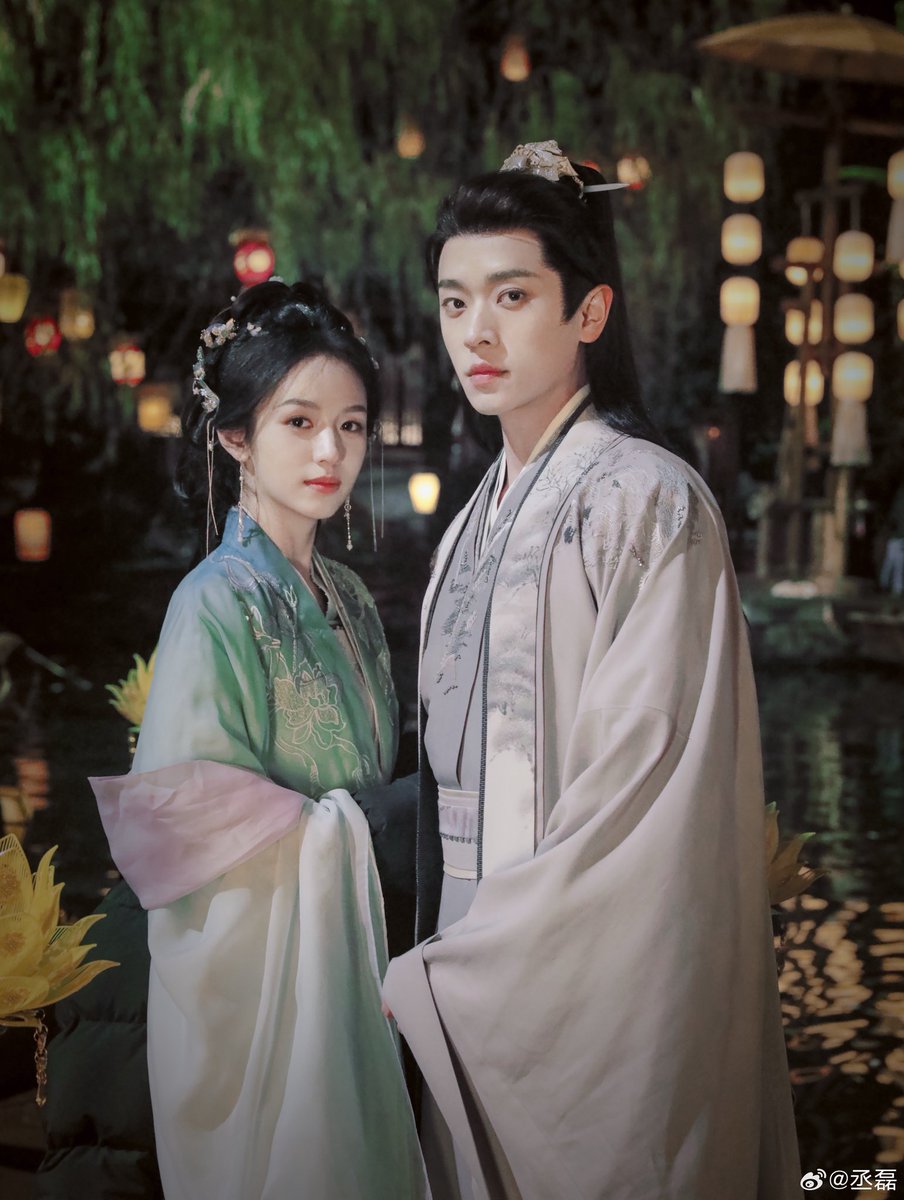 SimplyZhouYezi's tweet photo. Cheng Lei updated Weibo with new unseen shots with Zhou Ye! Our husband &amp; wife duo in JiYang 

“#锦月肖记 Exclusive photos from die-hard fans are here @周也yeah”

#LegendOfTheFemaleGeneral #zhouye #chenglei https://t.co/ebEh8We2tg