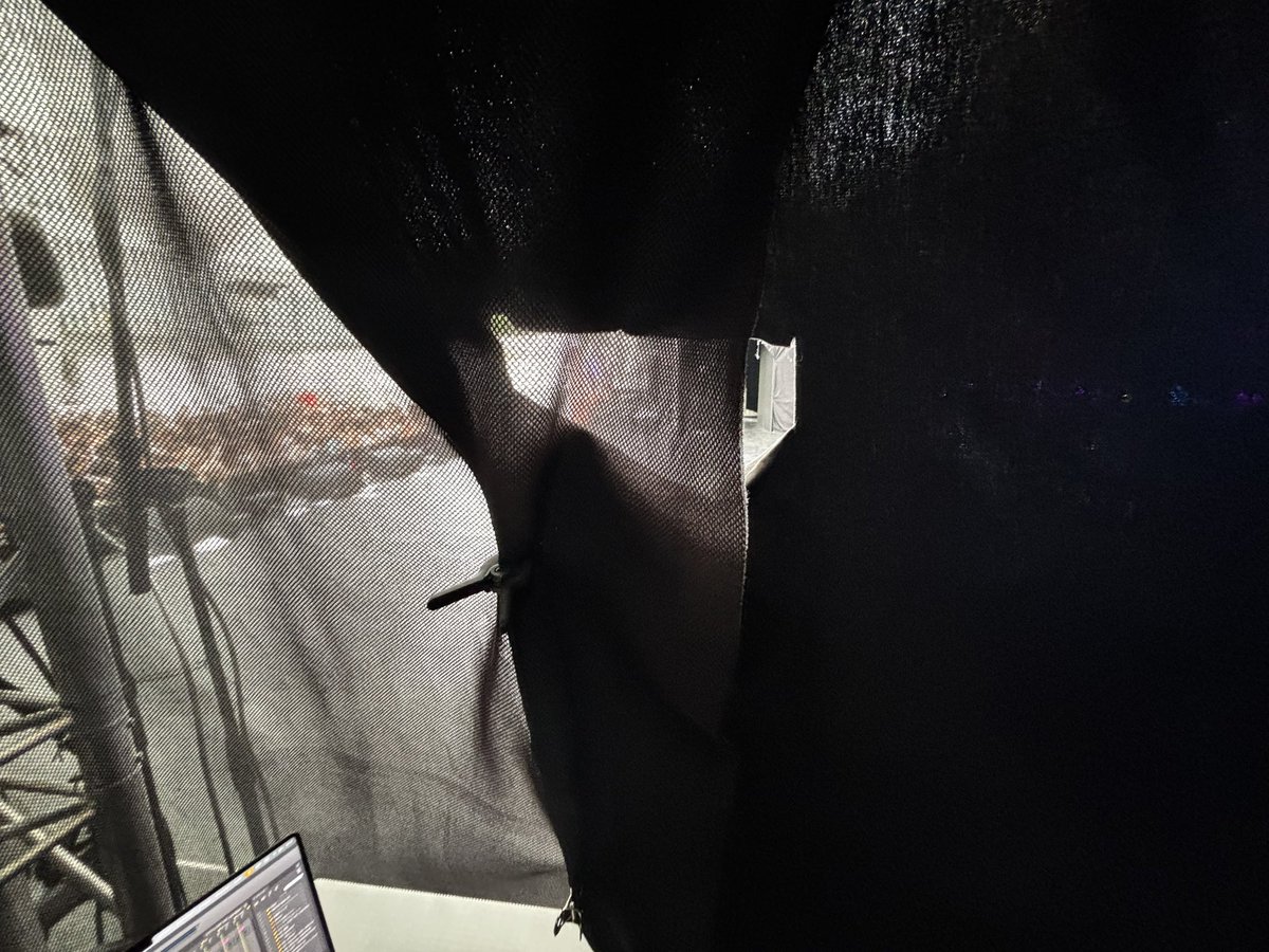 .
0809   #龍宮城　#サマフェス    #マニピ

穴から覗きつつ叩いてました💻