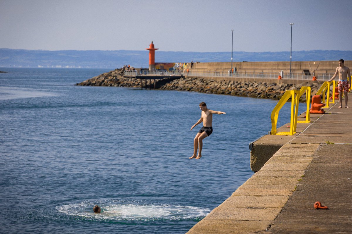 Hightower600's tweet photo. There is only one way to cool off in this heatwave.

@bbcweather @bbcniweather @barrabest @angie_weather @Louise_utv @WeeMissBea https://t.co/Z9dU1Is27l