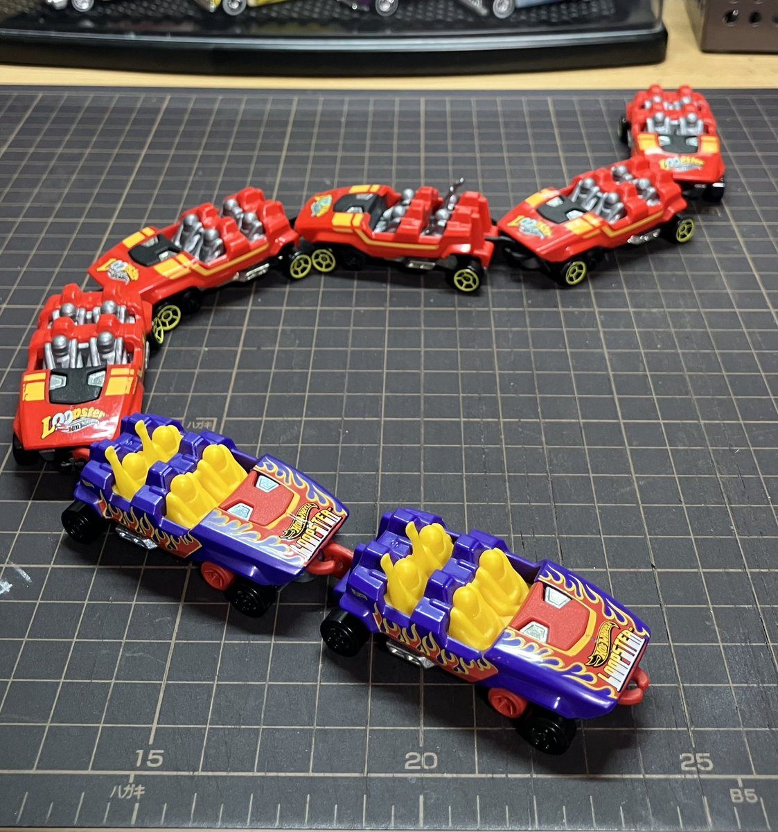4649goingmyway's tweet image. 仕事が早く終わって帰宅したのは良いけど、やる事無くて暇だなぁ…😑

#hotwheels   #LOOPSTER