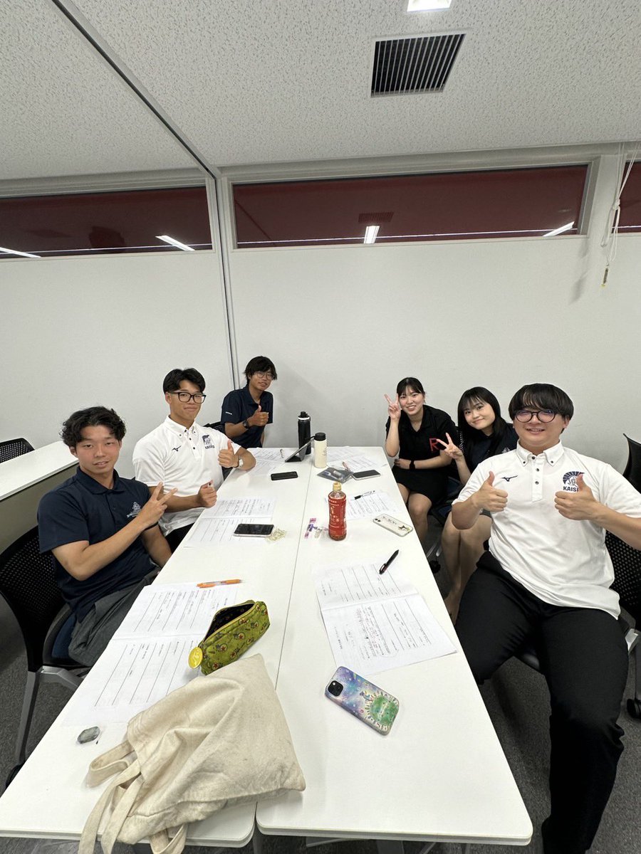 【2025年  第2回四私大会議】
開催日時：8月10日(日)
開催場所：関西大学 千里山キャンパス

関関同立の体育会学生本部員が集まり、四私大会議が行われました。

今回は、各大学の今年度のフレッシャーズキャンプについて報告、体育会本部の意見交換を行いました。