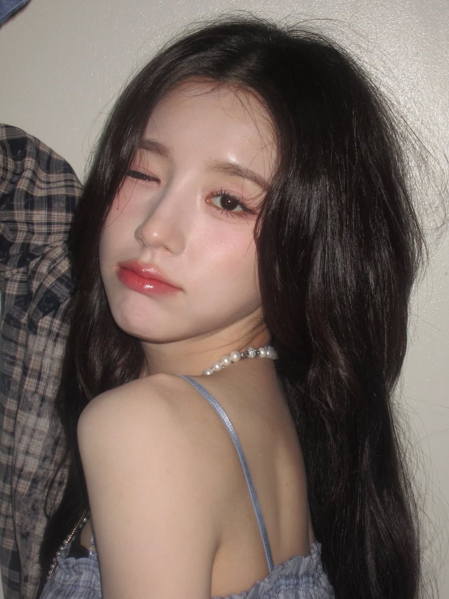 soie's tweet photo. @charmantge kakak ini cantik sekali apakah aku masih bisa ikutan drop ���👉👈 https://t.co/njsXxwnUPi