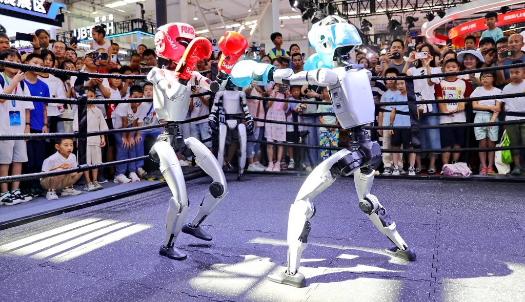 BJ_ETown's tweet image. The #2025WorldRobotConference concluded in #Beijing #ETown on Aug 12. Some 220 robotics companies participated in the event. The total financing amount reached 1.48 billion yuan ($206 million). 19,000 robots and related products were sold, with sales exceeding 200 million yuan.