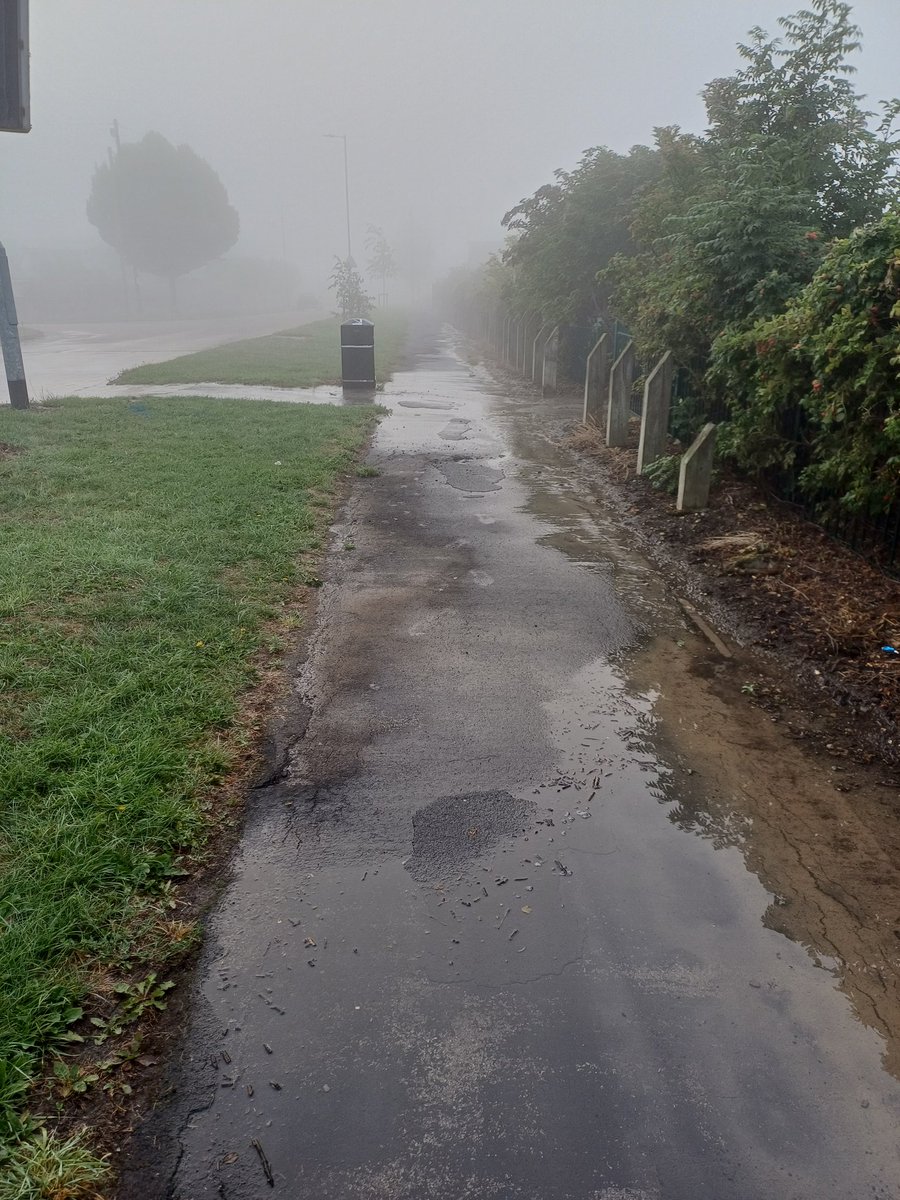 steampig67's tweet photo. After at least 72 hours, we still have a leak pumping gallons of water into the street. I guess the water shortage isn't an issue, and we can all use our hosepipes freely. It has been reported, and a YW van has been on the scene @YorkshireWater https://t.co/xpta9fOLLj
