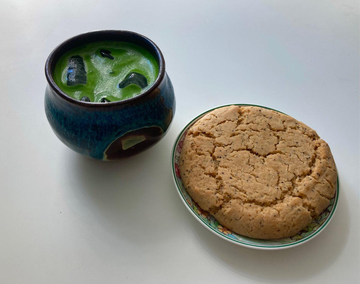 Vanilla matcha + lemon poppyseed cookie