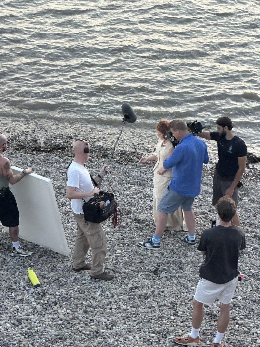 rogerturner6's tweet photo. @bristol_filming  went to take pics of the sunset at Clevedon pier last night and the were filming on the beach for the new Forsyth saga ! 📷 https://t.co/BEBy07bu0z