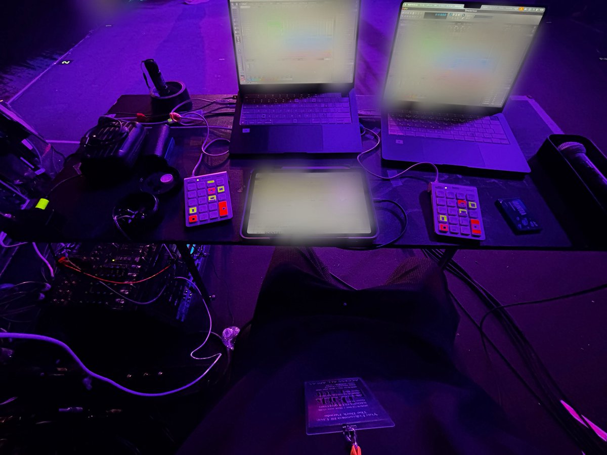 .
8/10 名古屋　8/11 大阪

Yuu Fukuzawa 
1st Live「The Dark Parade」

初日名古屋の歓声も、大阪の会場の揺れも凄かったです🔥

#thedarkparade   #マニピ