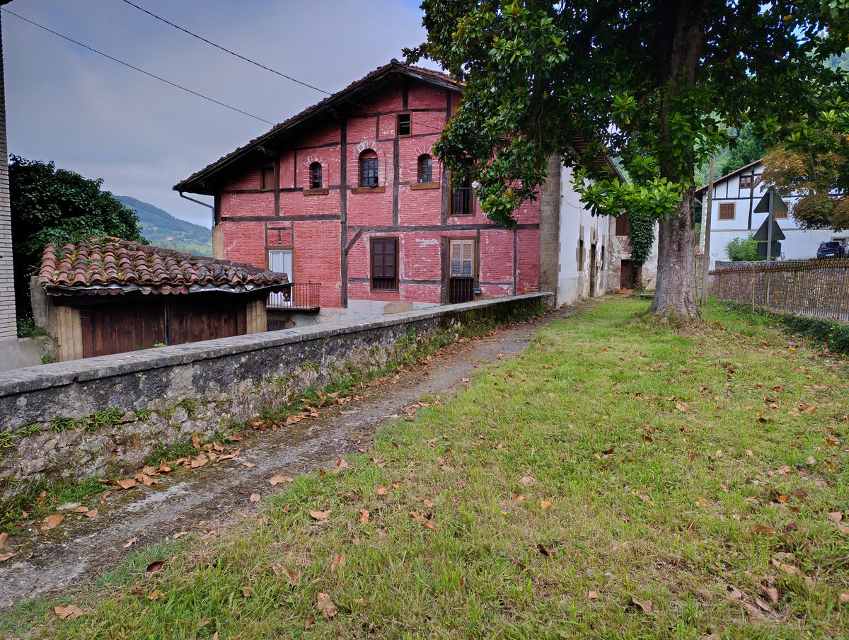 erikrsalazar's tweet photo. #Errezil, #Gipuzkoa. 🏡 https://t.co/J3mZIs2kaN