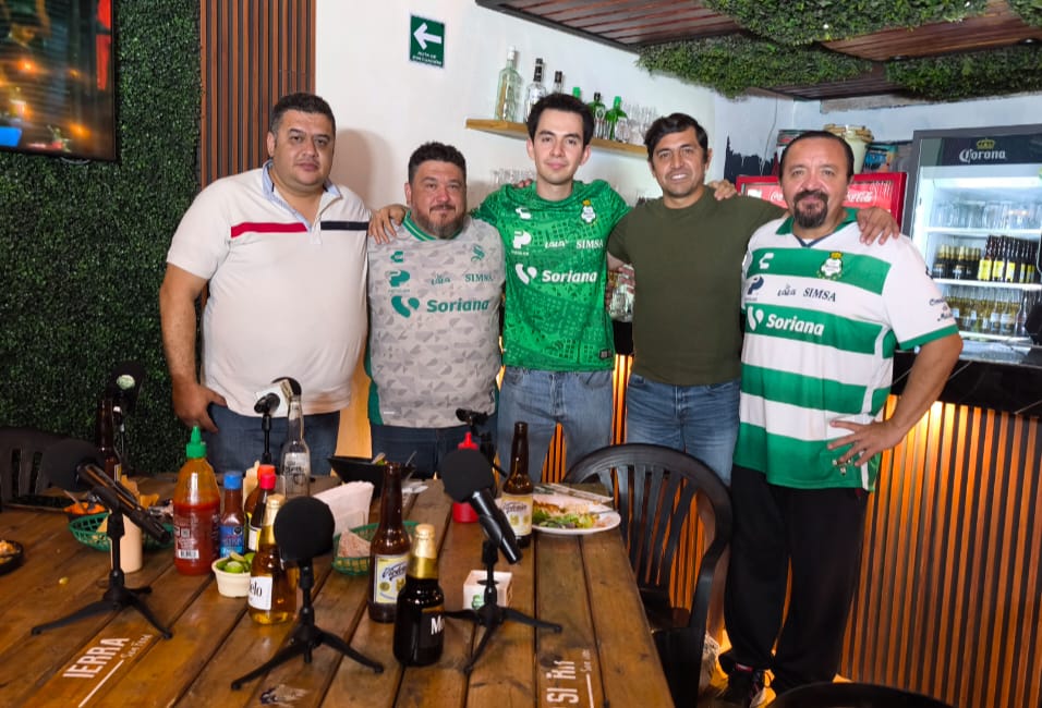 La que no sale en los periodicos, pero siempre se toma.
<a href="/LvgRincon/">Rincón del Santos, La Vieja Guardia</a> <a href="/GabrielPalmeros/">Gabriel Palmeros</a> 
Si quiere que estos vayan a animar su fiesta, mandeme mensaje directo.
Con un taco les paga.