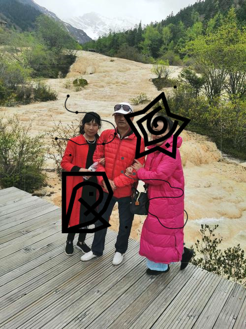 😀joyful100000😀The sound of a spoon clinking against a ceramic mug fills the quiet morning.😀cheerful