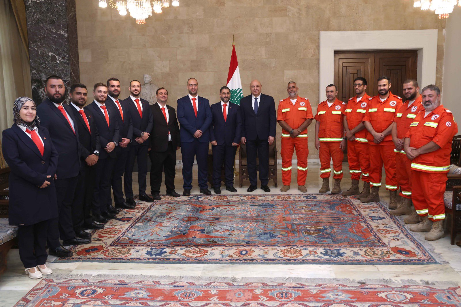 الرئيس عون مستقبلاً وفد جمعية الإسعاف اللبنانية (الرئاسة اللبنانية). 