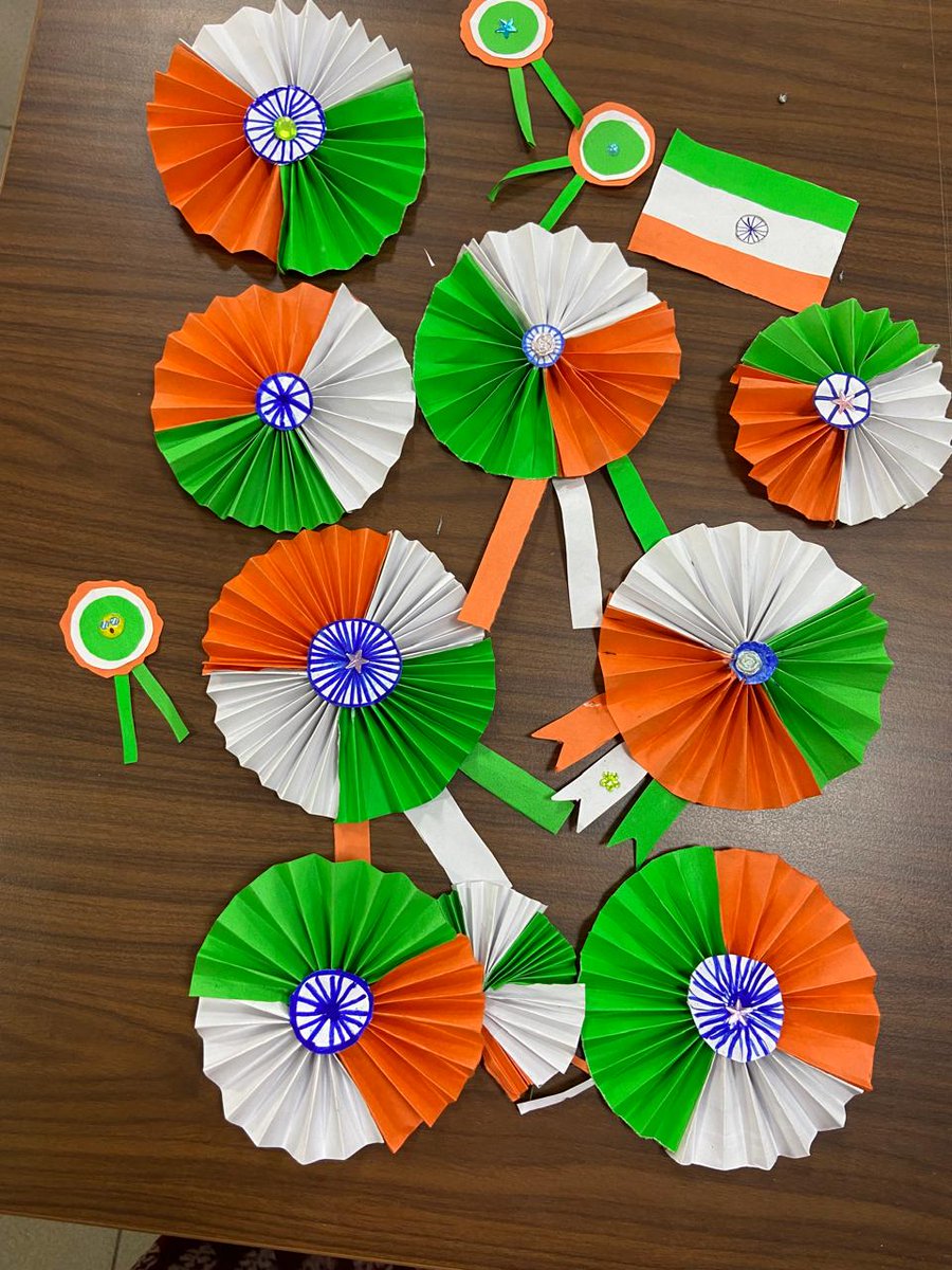 GGSSSKP's tweet photo. 📅 05 August 2025 – Make and Wear Tiranga Brooches

🇮🇳 Day 1 of #HarGharTiranga2025: Students proudly made and wore handmade Tiranga brooches, celebrating the colors of our national flag with creativity and patriotism! ✨ #TirangaBrooch #AzadiKaAmritMahotsav 

@Dir_Education https://t.co/W3rJ3B9Lff