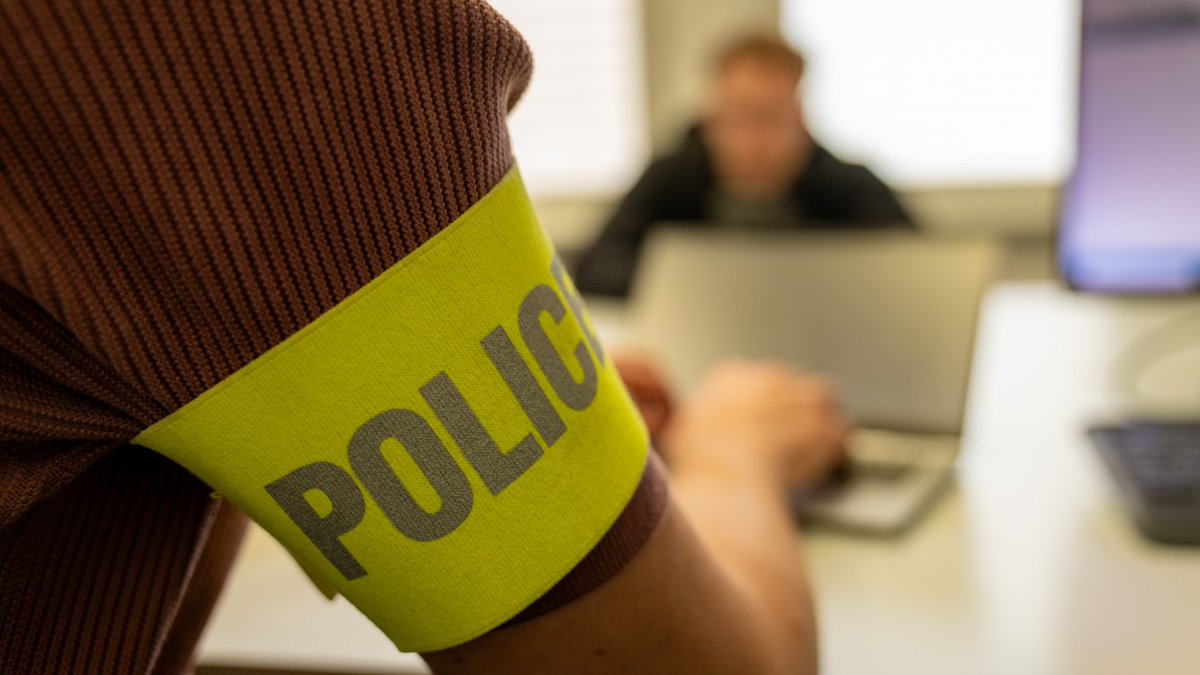 Raubüberfall in Visp – zwei Tatverdächtige festgenommen
polizeiwallis.ch/medienmitteilu…