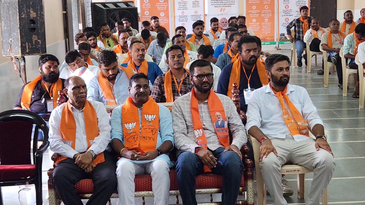 MLASanjaysinh's tweet photo. આજ રોજ મહુધા વિધાનસભા મત વિસ્તારના મહુધા 22 ગામ પાટીદાર સમાજ વાડી ડાકોર રોડ ખાતે ભારતીય જનતા પાર્ટી ખેડા જીલ્લા દ્વારા શક્તિ કેન્દ્ર સંયોજક પ્રશિક્ષણ વર્ગ નું આયોજન કરવામાં આવ્યું.... https://t.co/5rFSXklQtb