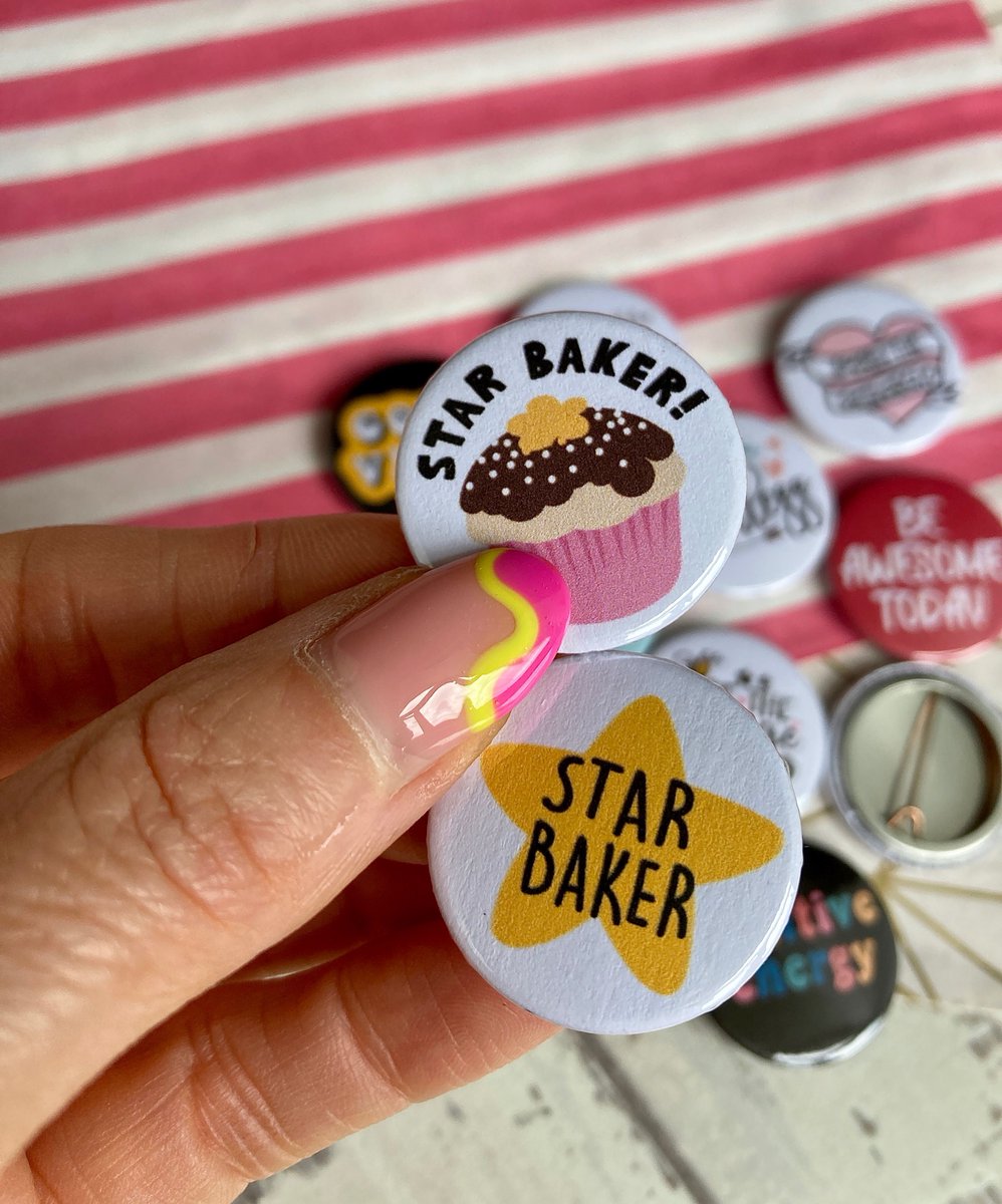 🍰  ⭐  Star Baker Badges buff.ly/mLRiD53 #baker #starbaker #ilovebaking #bakingqueen #sweettooth #cakes #cakebadges #badges #buttonbadges #GBBO #bestbaker