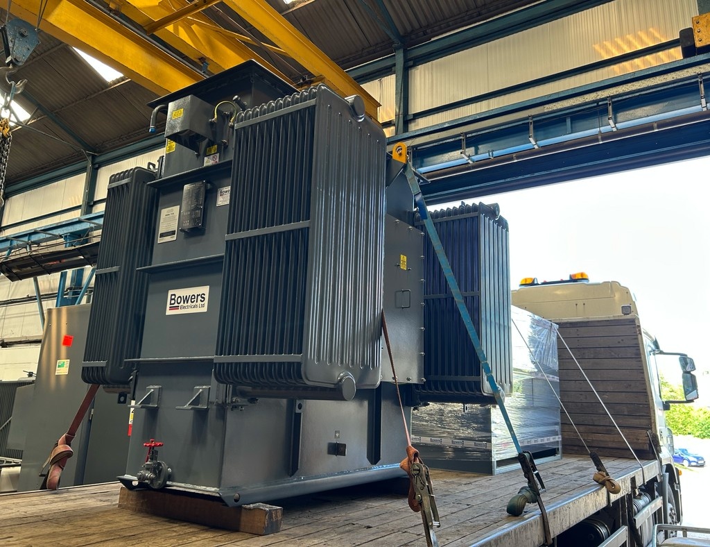 Can you guess where this 2000kVA distribution transformer is off to with this massive accompanying LV cabinet? 👀 🚛

It’s not what you would call a small trip, not to give away too much…

#distributiontransformers #roadtrip #energyefficiency #savings