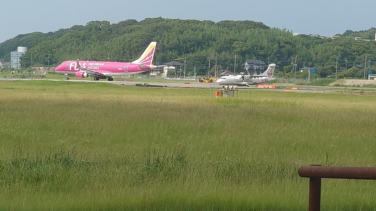 charoJA01's tweet photo. 🌺しろかちゃん🤍鹿児島行き

#ハイビスカスしろかちゃん
#ja01jc
#atr42-600
#jacnow
#japanaircommuter_jac https://t.co/cvirWgpvDZ