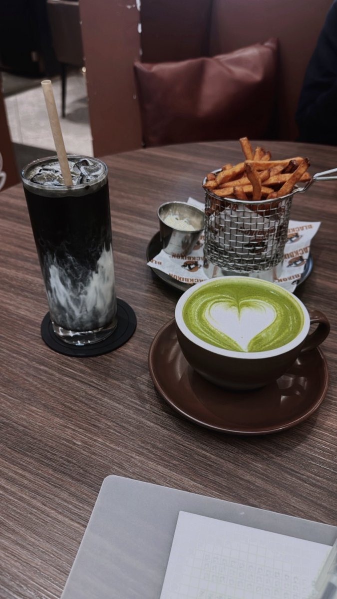 Idk if i wanna be my latte or smash my latte 🫦