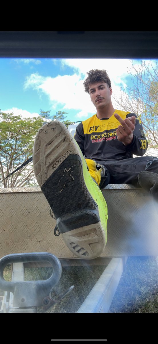 Mastertank91931's tweet photo. Your Australian king is back now lick my motorbike boots clean ๐๐ฝ#findom #cashmaster #aussiealpha #yourmoneyismine https://t.co/pGv3n11cqO