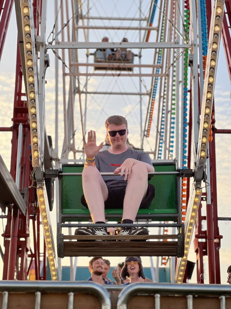 Tom 🎢 tweet media