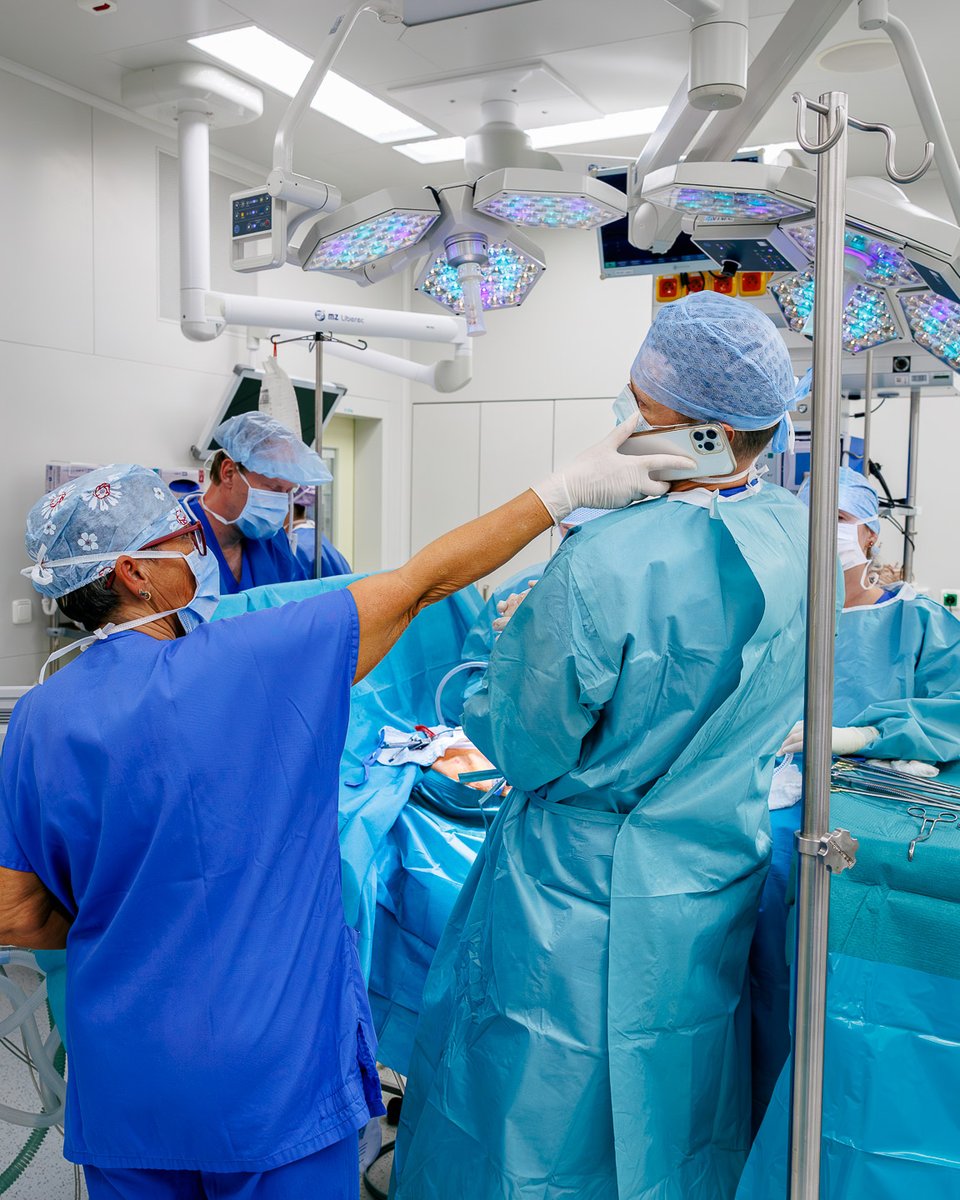 ikemcz's tweet photo. Co všechno dělá koordinátor na Oddělení odběru orgánů? Má na povel komunikaci mezi transplantcentrem, nemocnicí, kde je dárce hospitalizován, i dalšími zapojenými organizacemi a lidmi. Hostem #IKEMPodcast je koordinátorka Mgr. Ivana Eckelová. 🎧 https://t.co/oAxont9a1z https://t.co/IhDDngqeU2