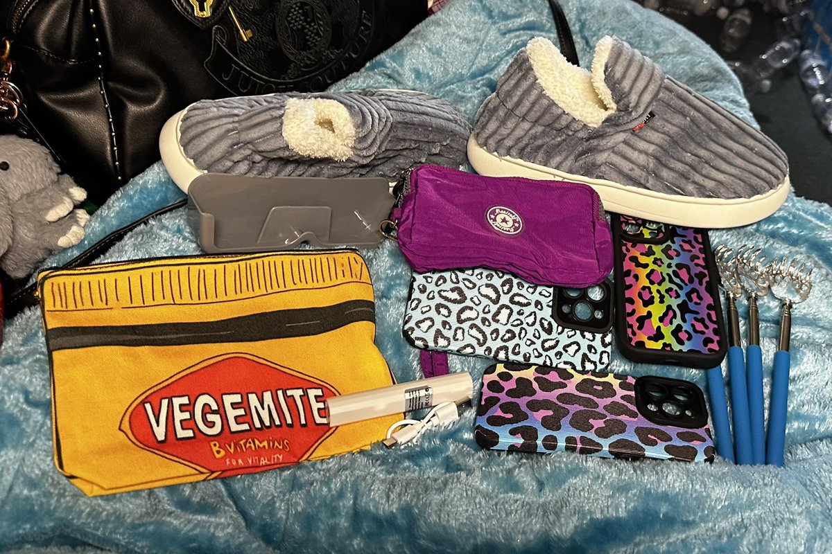 ItsErikabYo's tweet image. These are the rest of the things I got off Temu. I use my birthday money to buy these and I’ll be attempting to make some cups tonight 
#temuhaul