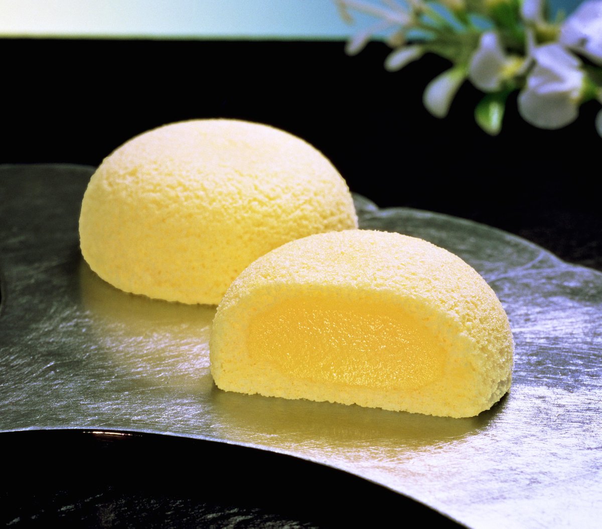 🔵お知らせ🟢

オフィシャルパートナーの #菓匠三全 様より、今シーズンから新たに、ホームゲームでハットトリックを決めた選手へ萩の月が贈られる「萩の月賞」を実施していただきます🌕

#mynavisendai
#萩の月