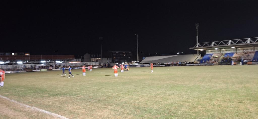 Swerve1947's tweet photo. Season 25/26 Game 7

Isthmian Premier

Welling United 0-1 Aveley

Match abandoned in added time due to floodlight failure, and a league decision awaits. Would have been all over without the oppo keeper's blatant timewasting 😂 https://t.co/dqnAvx3n9E