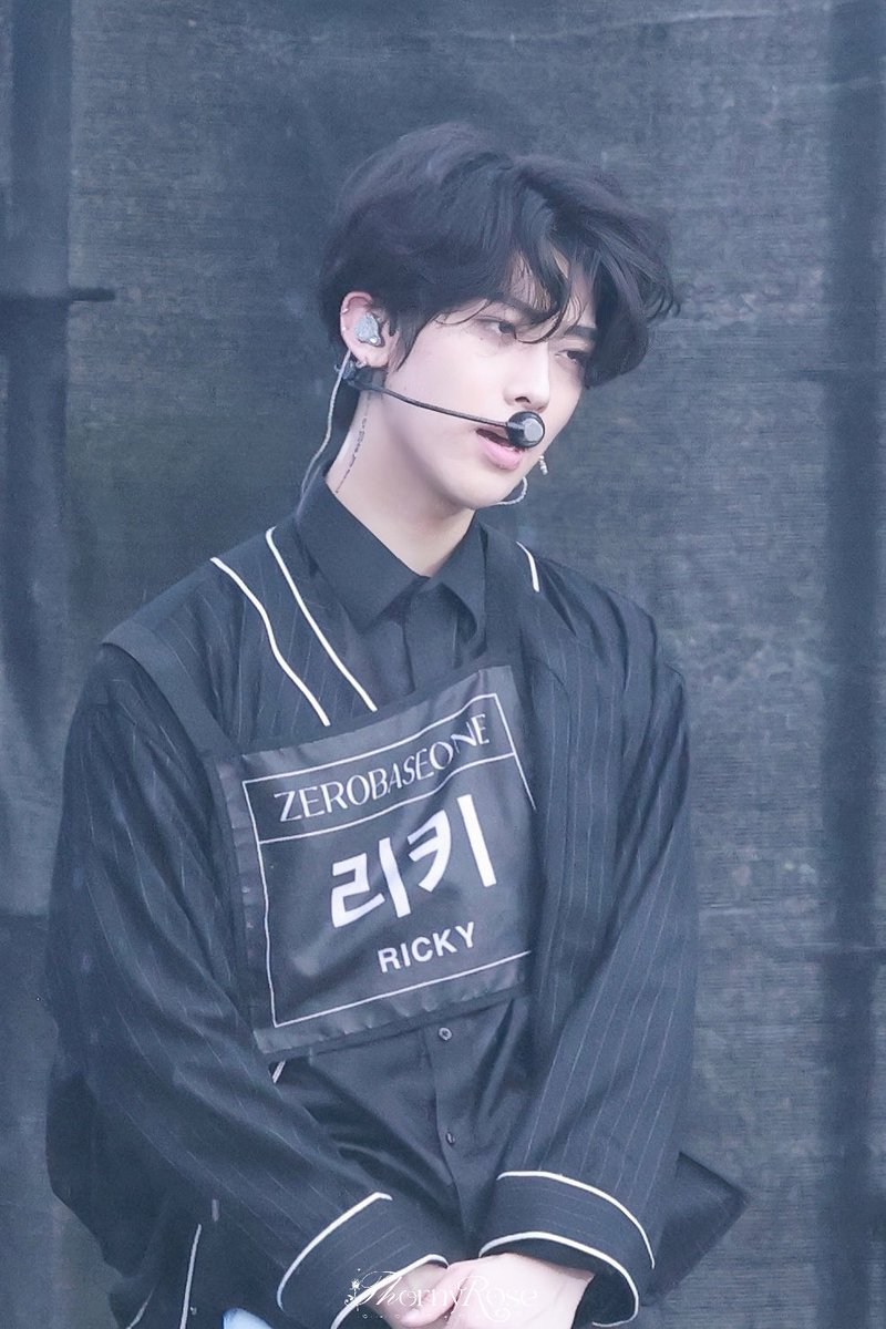 520sqrickys's tweet photo. he looks so 17-ish in these pics.. our baby ricky 🥹🫳🏻 https://t.co/LSuUMjWn36