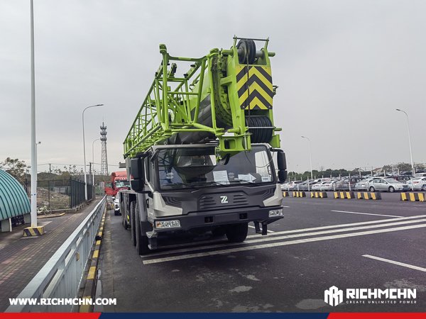 richmchn's tweet image. #MachineryExport
🚛 RICHMCHN delivered a ZOOMLION ZTC801V562-1 truck crane to Guatemala 🇬🇹!
80t lifting capacity 💪, 5-section U-type booms 🏗️ &amp;amp; powerful Yuchai engine ⚡—ready for big jobs!
📩sales@richmchn.com
👉richmchn.com
#ZOOMLION #truckcrane #heavylift #machine