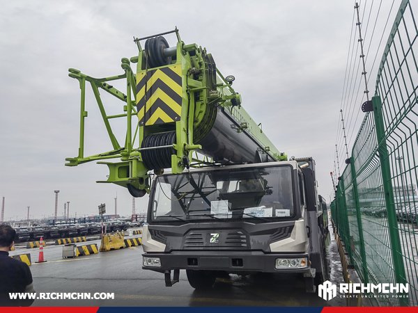 richmchn's tweet image. #MachineryExport
🚛 RICHMCHN delivered a ZOOMLION ZTC801V562-1 truck crane to Guatemala 🇬🇹!
80t lifting capacity 💪, 5-section U-type booms 🏗️ &amp;amp; powerful Yuchai engine ⚡—ready for big jobs!
📩sales@richmchn.com
👉richmchn.com
#ZOOMLION #truckcrane #heavylift #machine