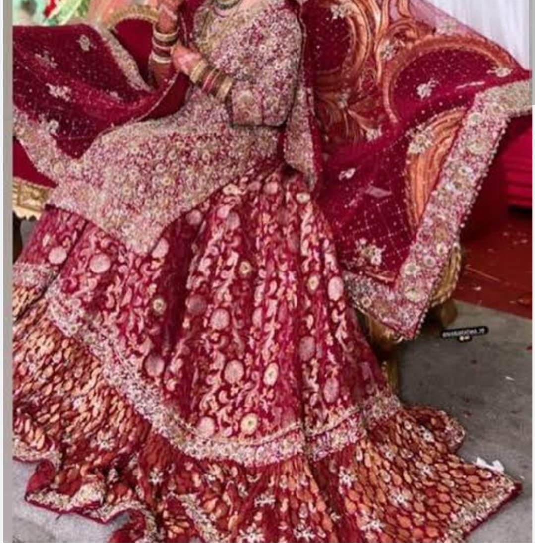 Need a nikah gharara in 25K - 30K range. 
Any ideas how to go about it? 
-Please suggest shops in Lko. 
-A reliable online shop.
-Or a gharara tailor in Lucknow.
Something like this 👇🏻 
RT please 🙂