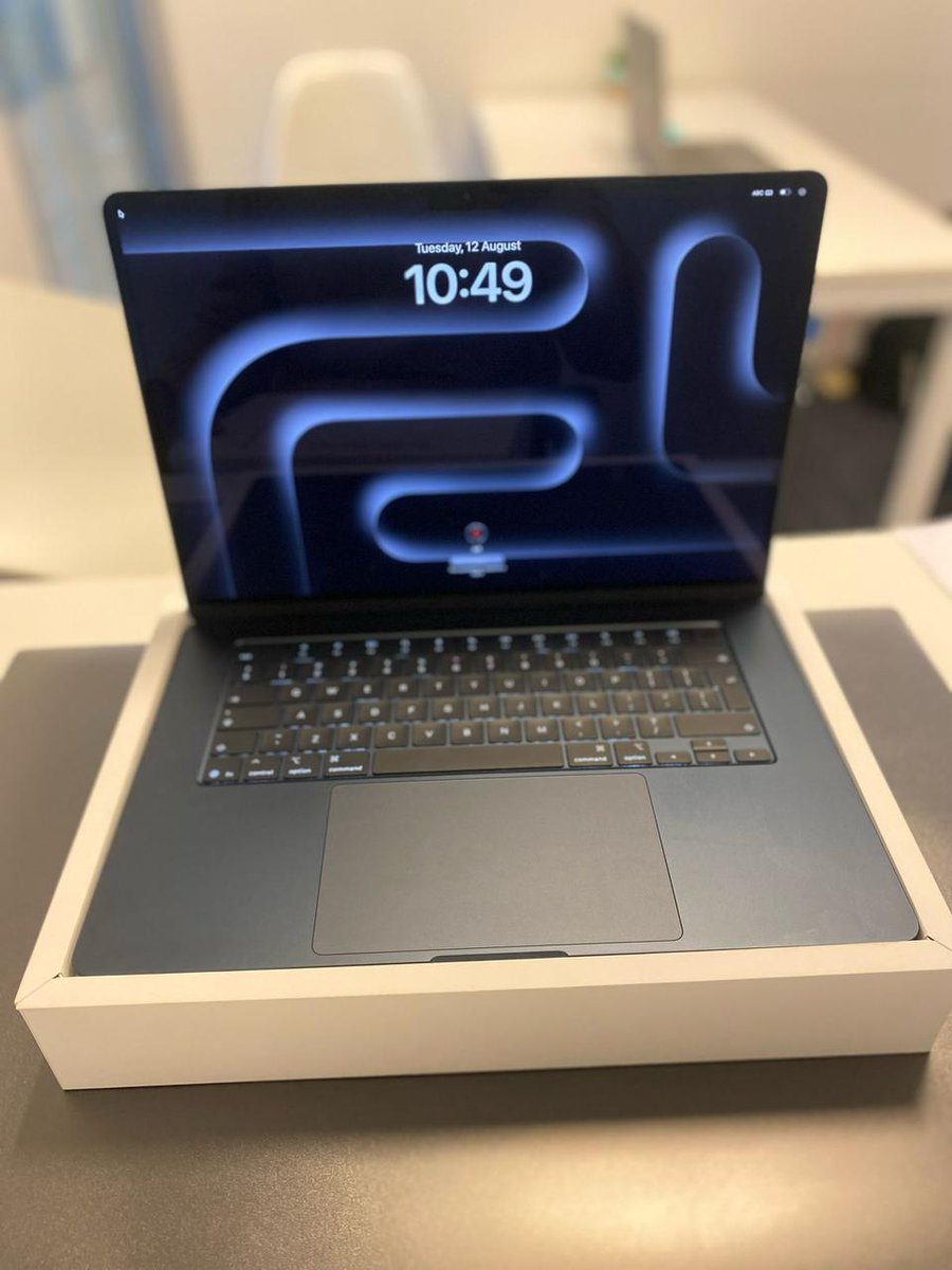 MacBook air M4

Give me cash guys