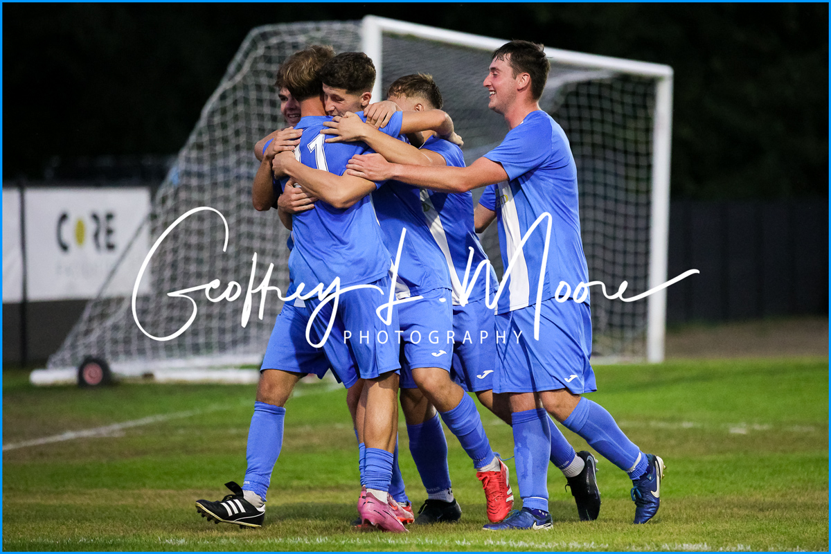 GeoffMoore's tweet image. Match Photos are up between @PTFC88 and @CirenTownFC in last nights @HellenicLeague match.
prints.moore.photos/sports/ A penalty save secured the win for Pershore 1-0 on a very warm night in Worcestershire. 4 of my favs below.