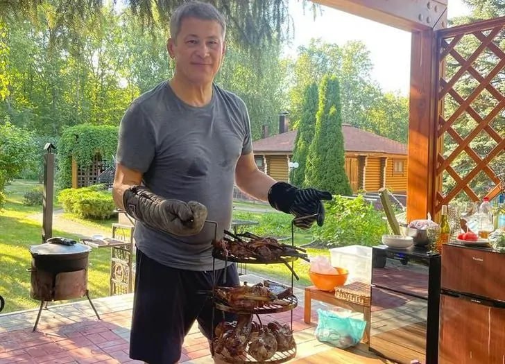 Khabirov did not investigate the tragedy in Sterlitamak and went on vacation

Real surrealism is unfolding in Bashkortostan. While the entire republic is discussing the accident in Sterlitamak, where there is already one fatality ufa.rbc.ru/ufa/11/08/2025…, the head of the republic