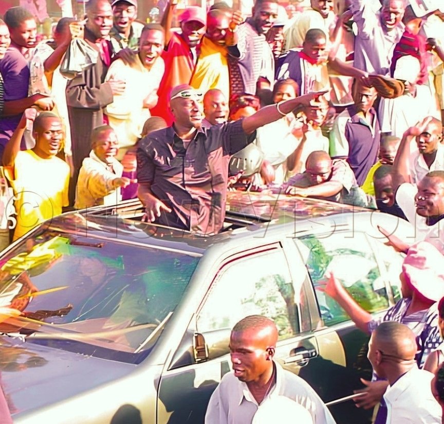 Returning back to #Uganda from the first #BigBrotherAfrica in South Africa. The drive from Entebbe Airport to Kampala took 5 hours 😳. The year was 2003....Eh! Bambi back then I was so innocent.

#BBA