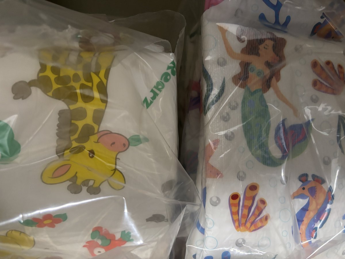 ppdiap's tweet photo. 引越しに伴って処分したいのでどなたか買い取っていただけないですか？
一部は売れたのですが、70-80枚ほどまだ余っております。
取引はYahooフリマを考えております��
一部MサイズがありますがほとんどLサイズです。
#ABDL
#おむつ
#ABU
#Rearz
#Littleforbig https://t.co/QHhowleTvs