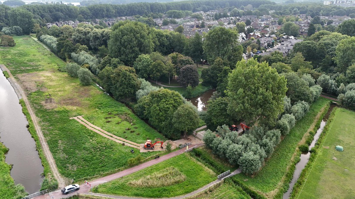 Hoogheemraadschap Schieland en de Krimpenerwaard (@hhsenk) on Twitter photo ๐ง We werken nog ongeveer 2 weken aan de kade in Rotterdam Ommoord. We versterken het binnentalud met klei en verhogen daarna de bovenkant van de kade.
โ ๏ธ Het Witsenburgpad is deels afgesloten; fietsers/wandelaars kunnen het naastgelegen pad gebruiken. schielandendekrimpenerwaard.nl/actueel/nieuwsโฆ ๐ง We werken nog ongeveer 2 weken aan de kade in Rotterdam Ommoord. We versterken het binnentalud met klei en verhogen daarna de bovenkant van de kade.
โ ๏ธ Het Witsenburgpad is deels afgesloten; fietsers/wandelaars kunnen het naastgelegen pad gebruiken. schielandendekrimpenerwaard.nl/actueel/nieuwsโฆ