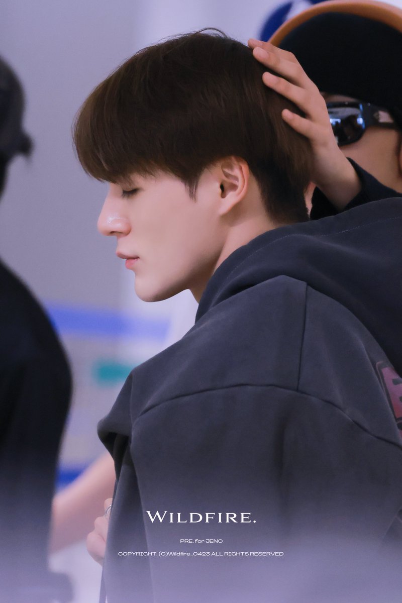 Wildfire_0423's tweet photo. 250813 🫳🫳🫳

#제노 #JENO #엔시티드림 #NCTDREAM https://t.co/9HTIorpM4N